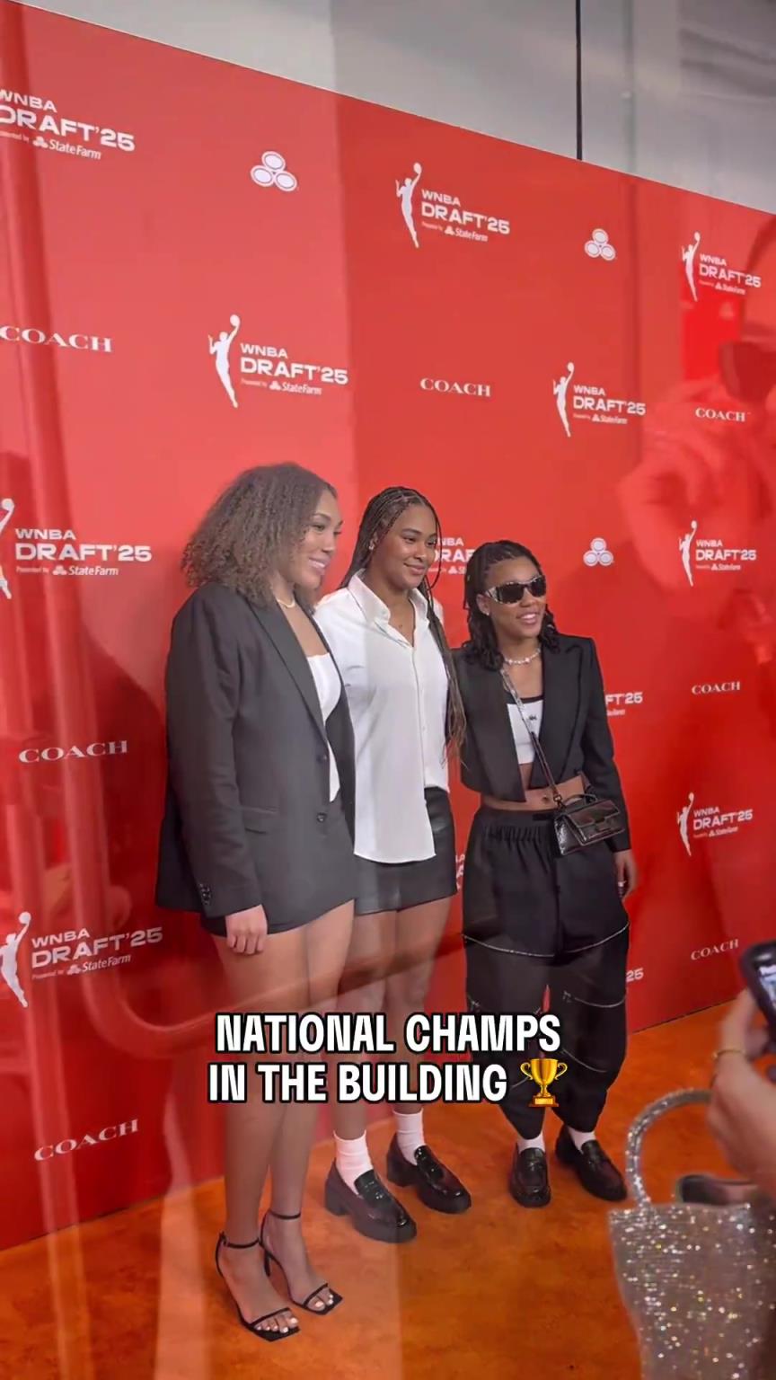 吧友们有喜欢的吗？WNBA选秀大会上，到处都有靓丽的风景线